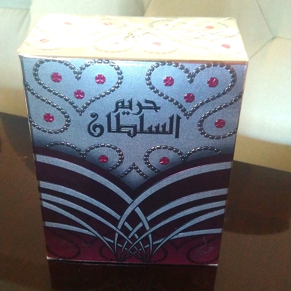 Hareem Al Sultan Silver oil perfume 35ml Brand new in wrap box. - Picture 8 of 10